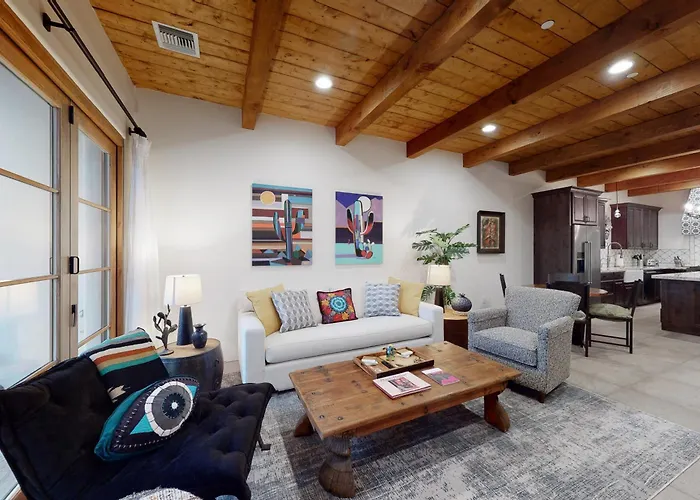 Menlo Magic Holiday home Tucson