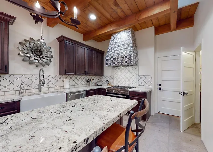 Menlo Magic Holiday home Tucson